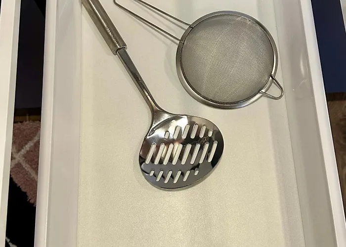 комфортная современная студия в центре Готель